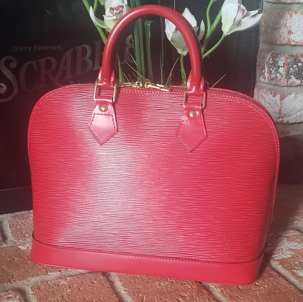 LOUIS VUITTON EPI ALMA PM